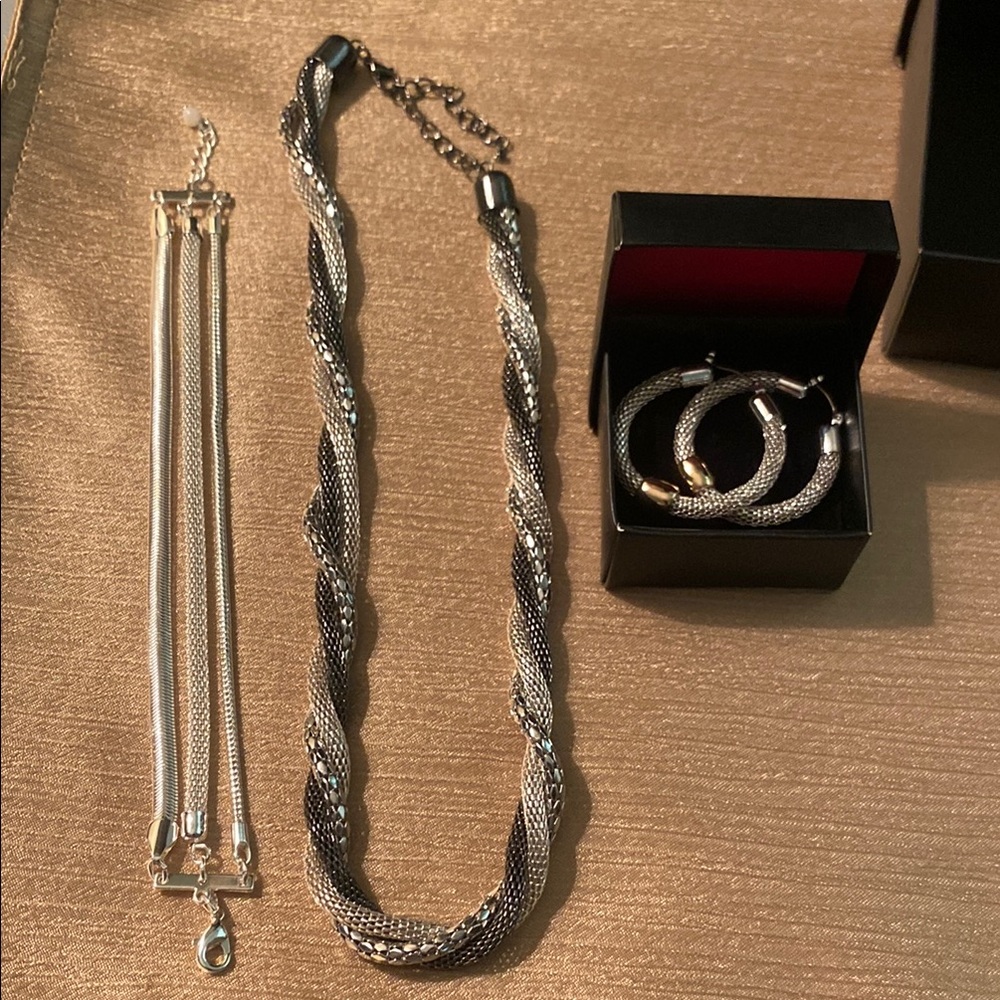 Avon Silvertone and Black Necklace Bracelet Earring Mesh SET - Natural Falcon